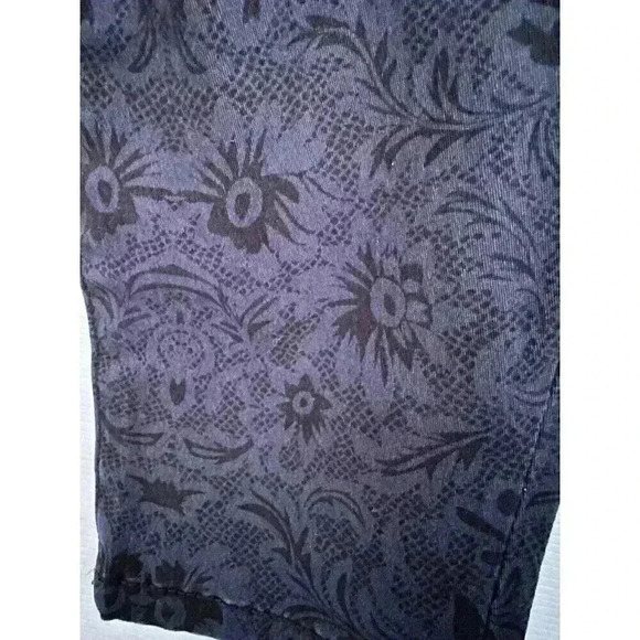 Cabi Skinny Jeans Womens 6 Curvy Mid Rise Stretchy Denim Lace Print Navy Blue - Picture 3 of 8